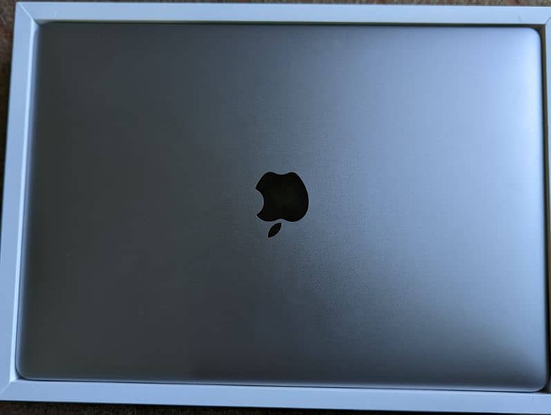 Macbook pro M2 2022 1