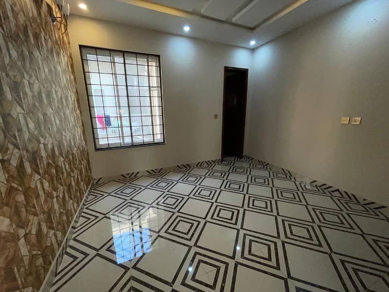 10 Marla Brand New House Near Karim Market Is Available For Sale 9