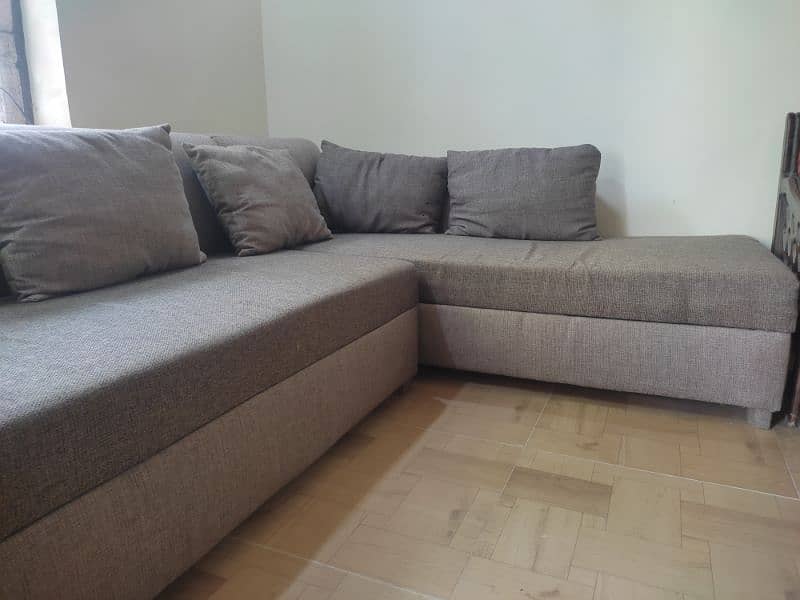 L Shaped 6 Sitter Sofa. 4