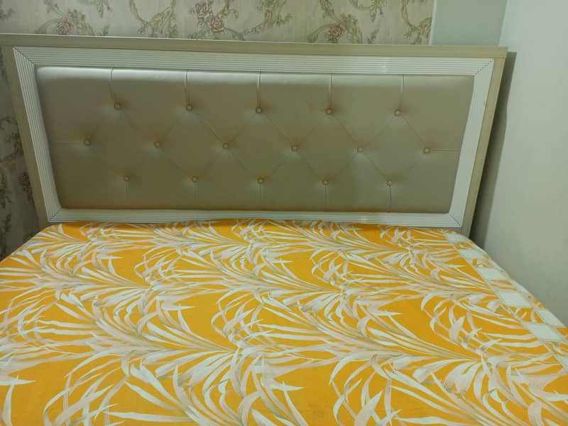 Imported King size bed with matress 4