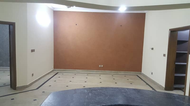 10 Marla Upper Portion Available For Rent 4