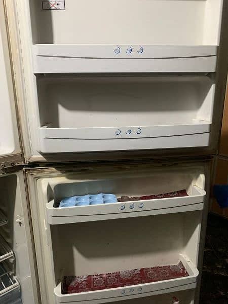 hair refrigerator good quality 10/9 condition 4