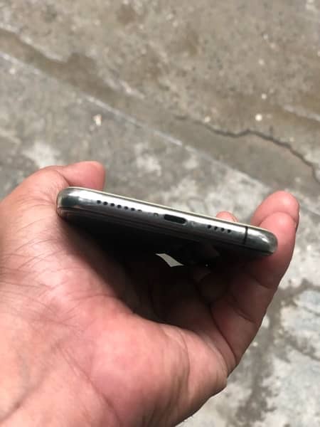 Iphone 11 pro max 256GB PTA 3