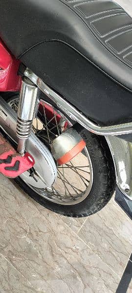 Honda 125cc 10/10 condition,,one hand use 1