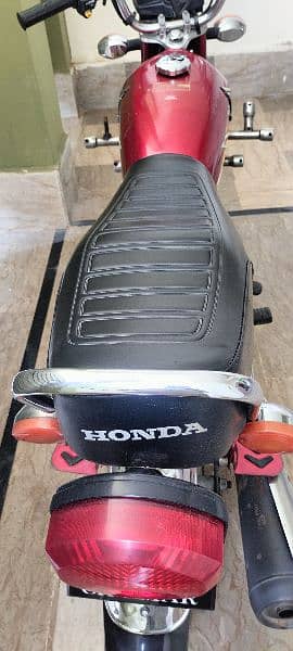 Honda 125cc 10/10 condition,,one hand use 5