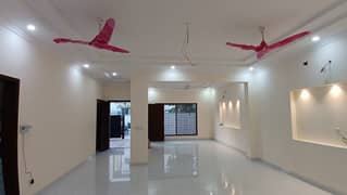 10 Marla Brand New house DD Block Bahria Town Lahore