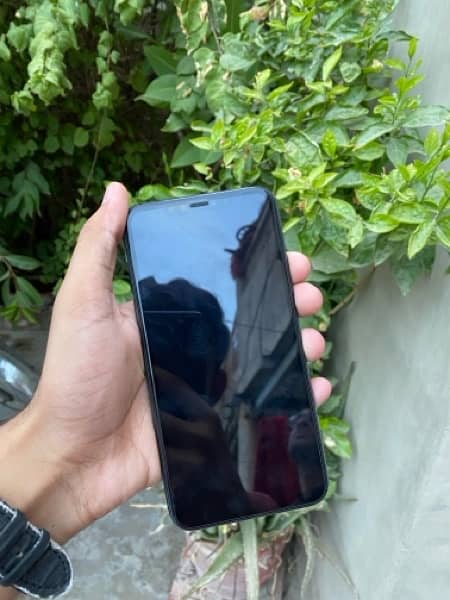 iPhone 11 Pro max PTA Approved 10