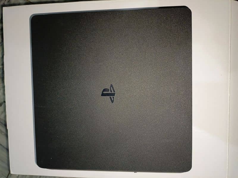 ps4 slim 500gb only 1 week used 1