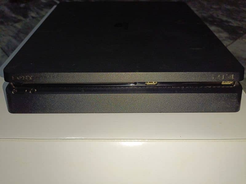 ps4 slim 500gb only 1 week used 4