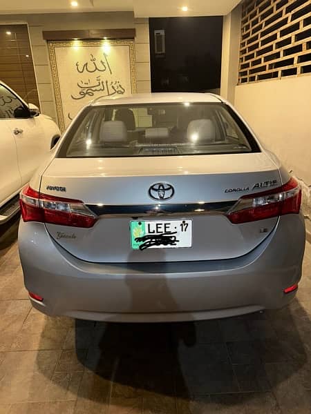 Toyota Altis Grande 2017 1