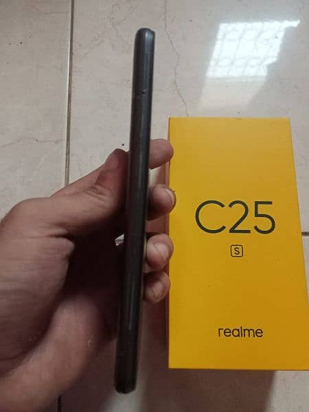 Realme C25s 4