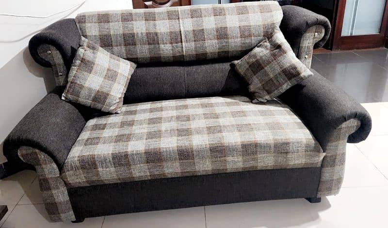 Sofa set made with pure wood and at reasonable price 2