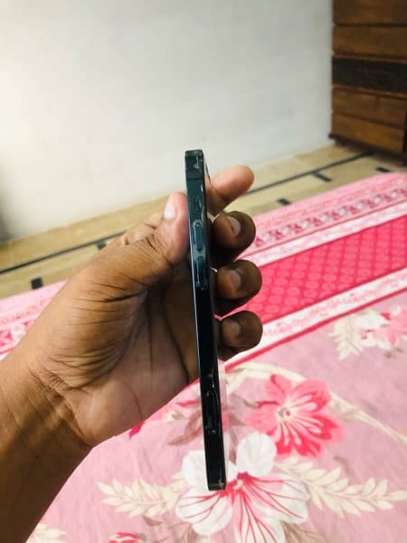 I phone12 pro 4