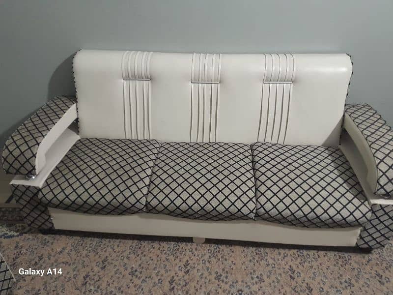 7 seater sofa set price negotiable 0