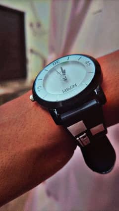 Ferrari ultra stylish mens analog watch for urgent sale