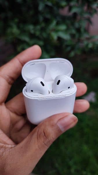 Apple Original Airpods 1st generation 1