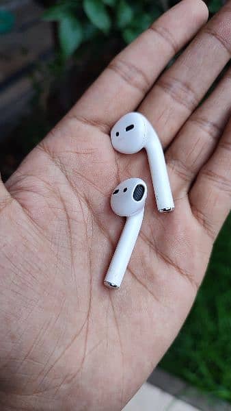 Apple Original Airpods 1st generation 3