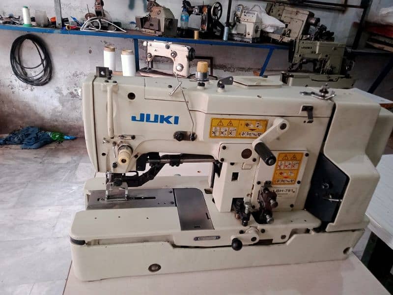 juki modle 781 kaj 10/10 condition and overlock machen model2400 3