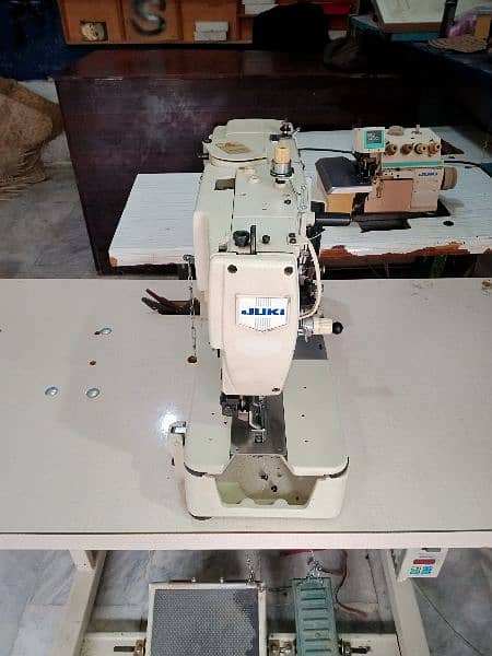 juki modle 781 kaj 10/10 condition and overlock machen model2400 4