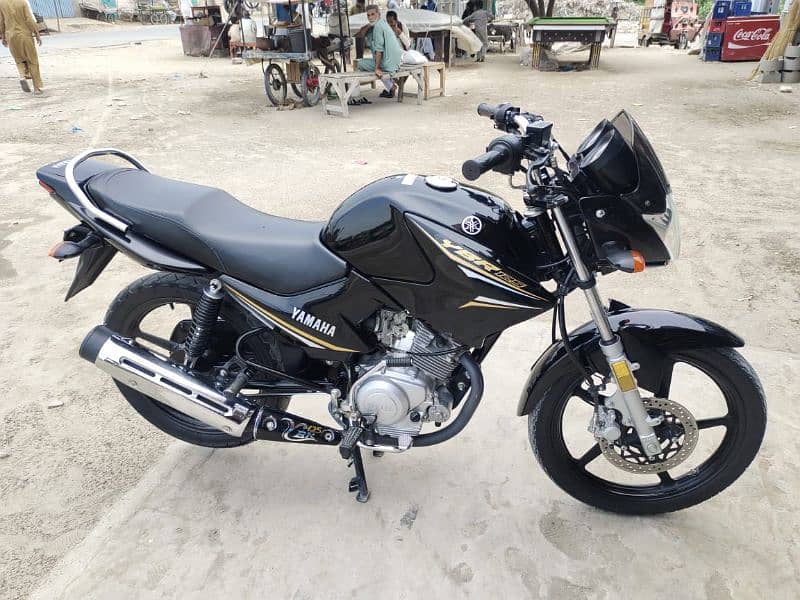 Yamaha ybr black 2022 model 1