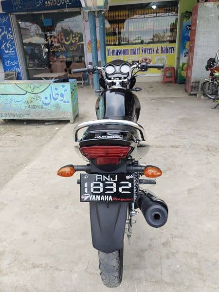 Yamaha ybr black 2022 model 4