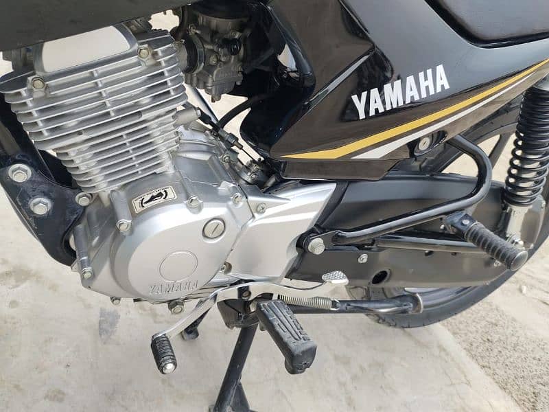 Yamaha ybr black 2022 model 7