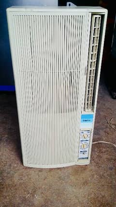 MATSUO JAPANI PORTABLE 1 TON AC IN GENUINE CONDITION, GUARANTEED