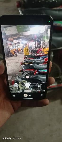 pixel 5 10 by 10 condition one hand use back pr sheet lagi hui hy 6