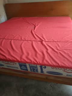 King size bed in very good condition with diamond foam mattress