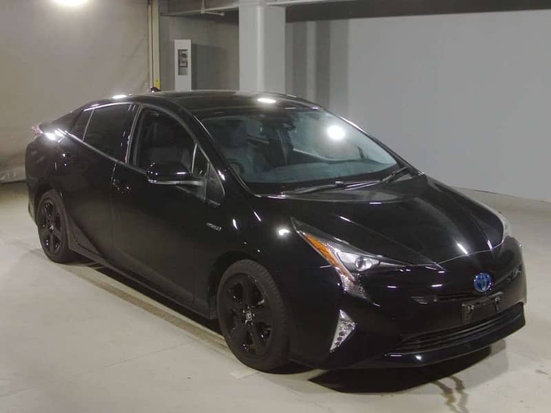 Toyota Prius 2016 A premium ( Black edition package ) 17