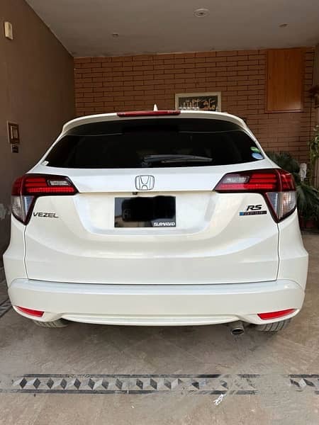 Honda Vezel 2016 import and registered 2019 1