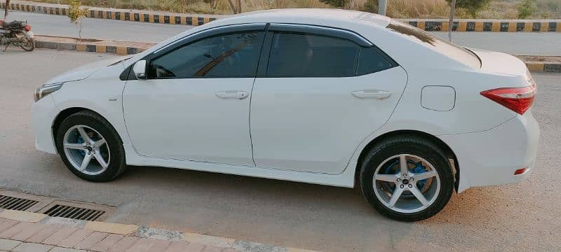 Toyota Corolla GLI 2015/2016 2