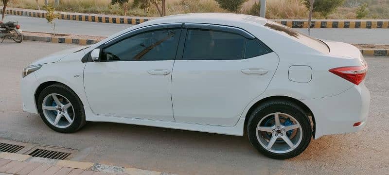 Toyota Corolla GLI 2015/2016 3