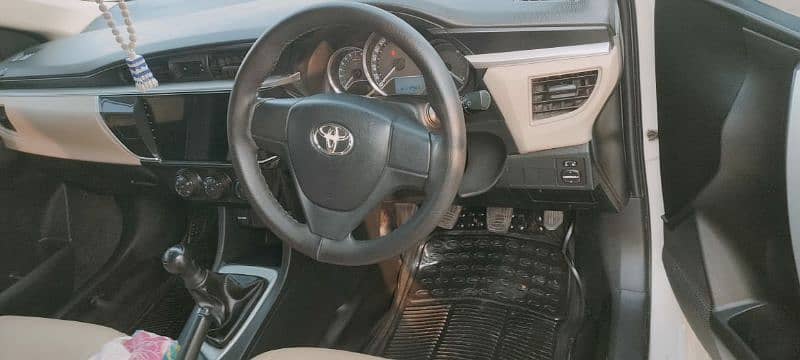 Toyota Corolla GLI 2015/2016 12