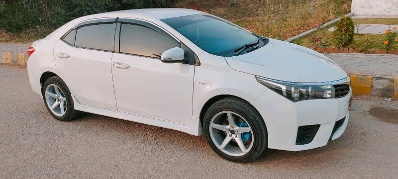 Toyota Corolla GLI 2015/2016 18