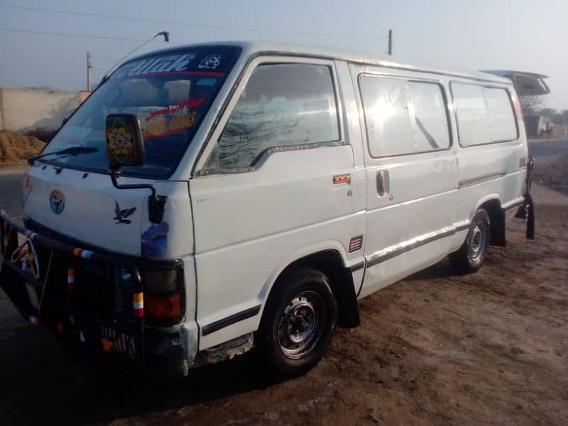 Toyota Hiace 1