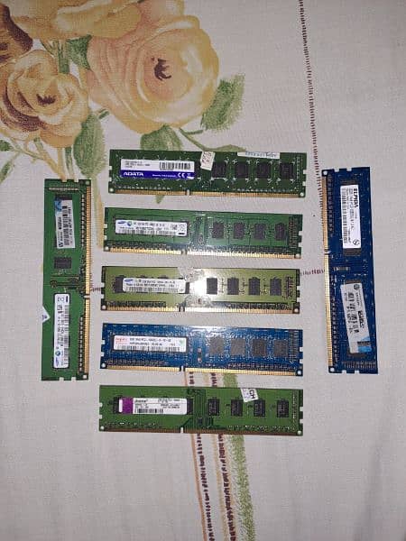 DDR3 2GB , 4GB RAMS 1