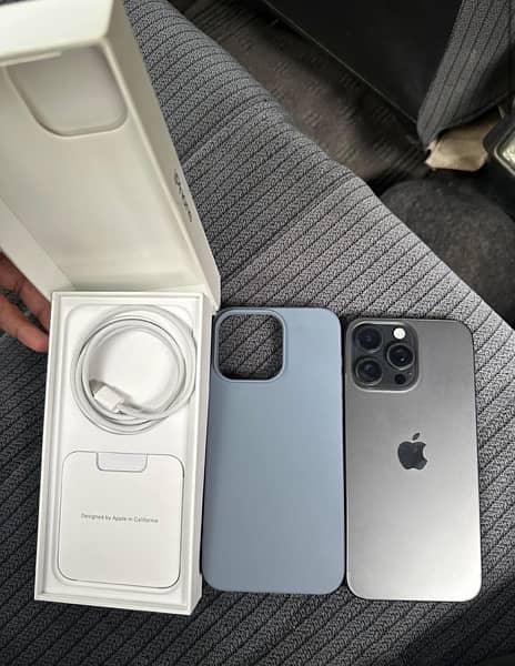 iPhone 15 Pro Max 256 GB - Factory Unlocked -(Almost New) 1