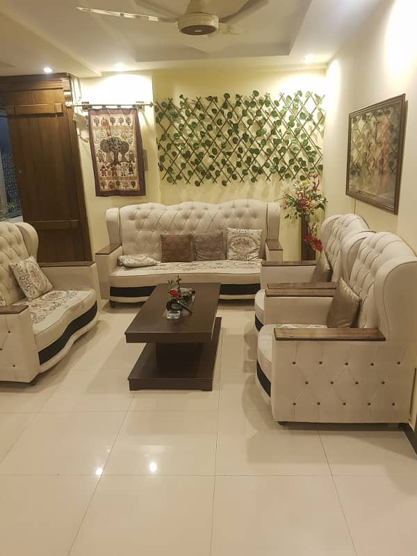 Par Day short time 3 BeD Room apartment Available for rent in Bahria town phase 4 and 6 empire Heights 2 Family apartment 0