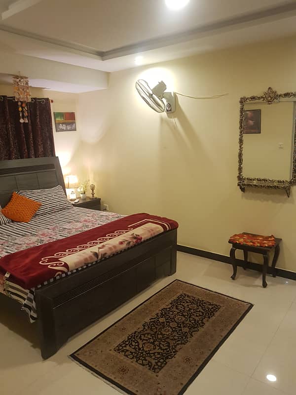 Par Day short time 3 BeD Room apartment Available for rent in Bahria town phase 4 and 6 empire Heights 2 Family apartment 5