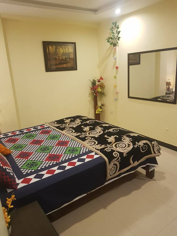 Par Day short time 3 BeD Room apartment Available for rent in Bahria town phase 4 and 6 empire Heights 2 Family apartment 10