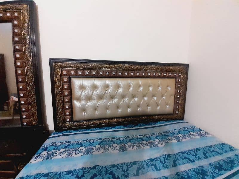 full bed set wooden for urgent sale 1