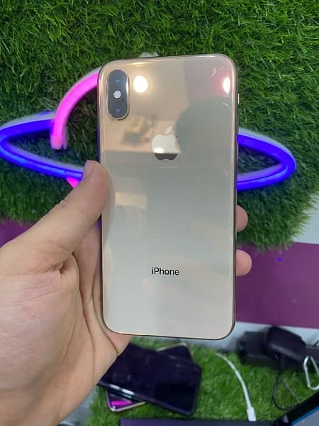 i phone xs 64 gb / gold 2