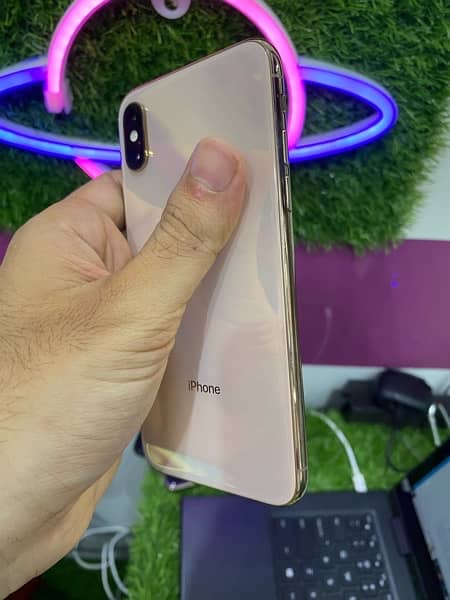 i phone xs 64 gb / gold 3