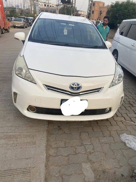 Toyota Prius Alpha 2014 7