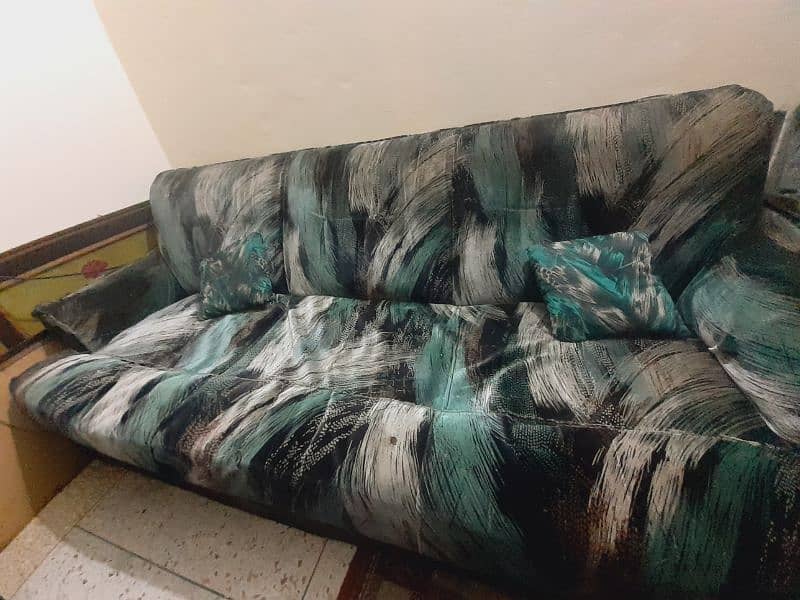 7 seater sofa for urgent sale 3