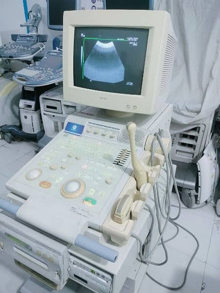 Toshiba Color Doppler dheet machine available with convex and TVS prob 1