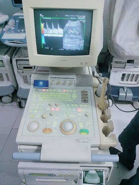 Toshiba Color Doppler dheet machine available with convex and TVS prob 2