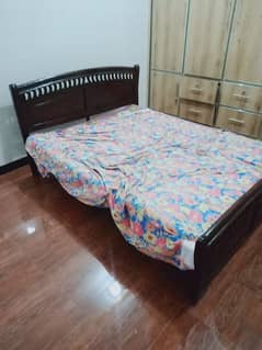 Bed set classic wooden color