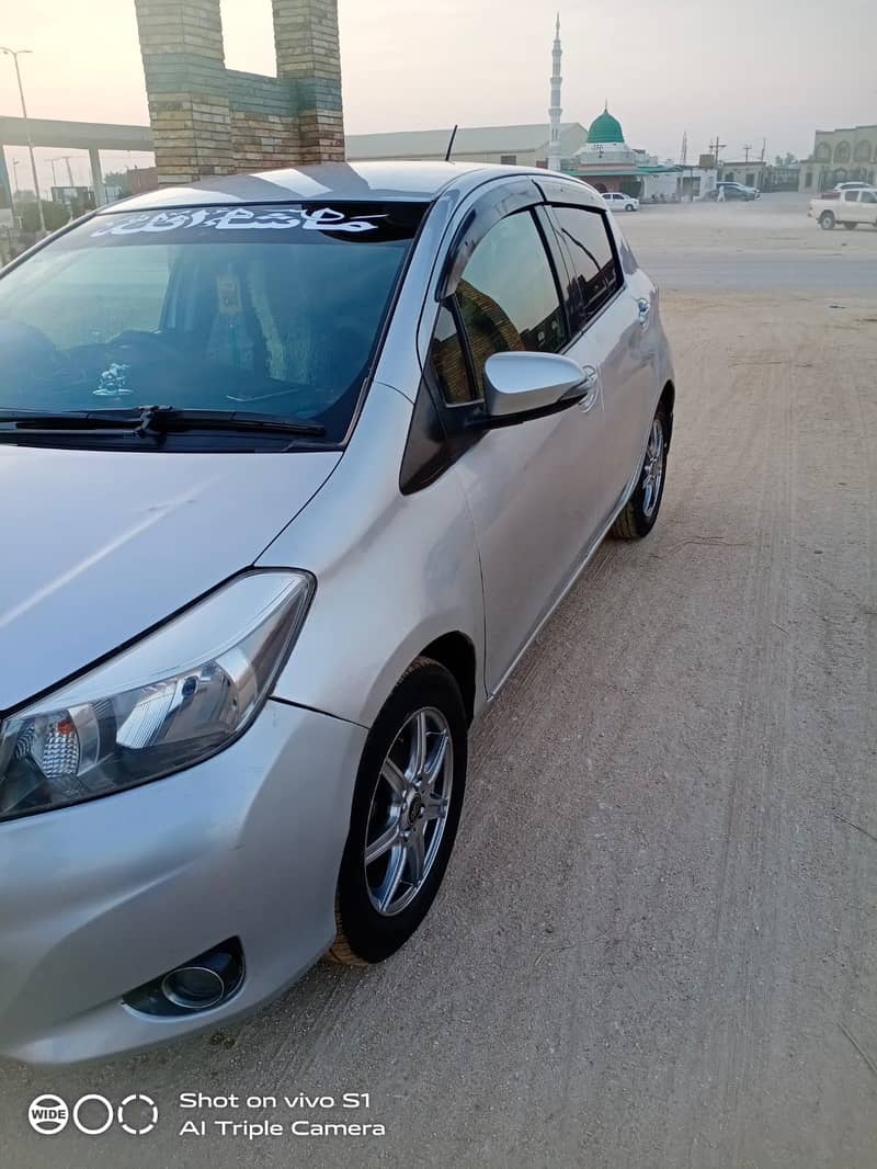 Toyota Vitz Model 2011 and 2014 Registration 9